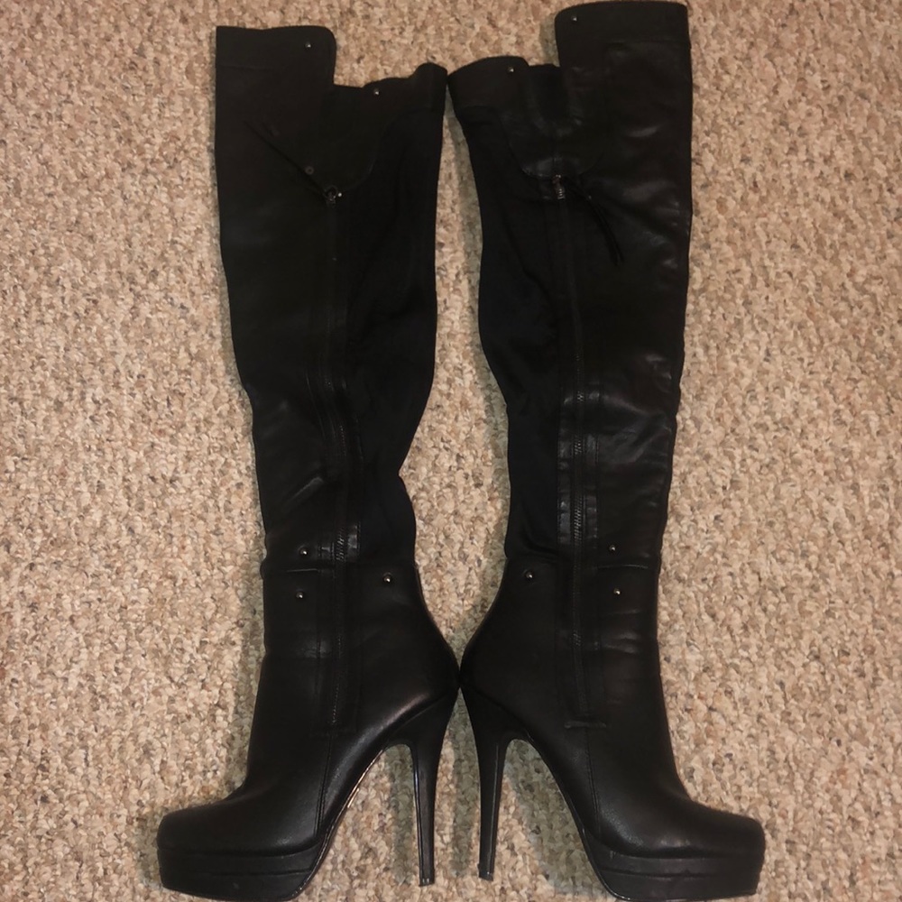 Farrah 2 used over the knee boots so 7.5